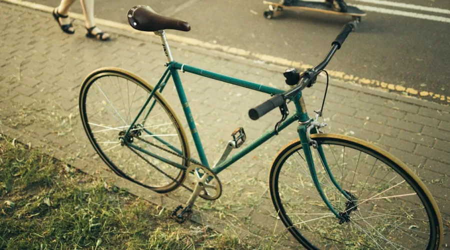 découvrez l'importance du réglage de la selle pour le confort et la performance de votre cheval. notre guide sur le saddle fitting vous aide à choisir la selle optimale, adaptée aux besoins spécifiques de votre équidé.