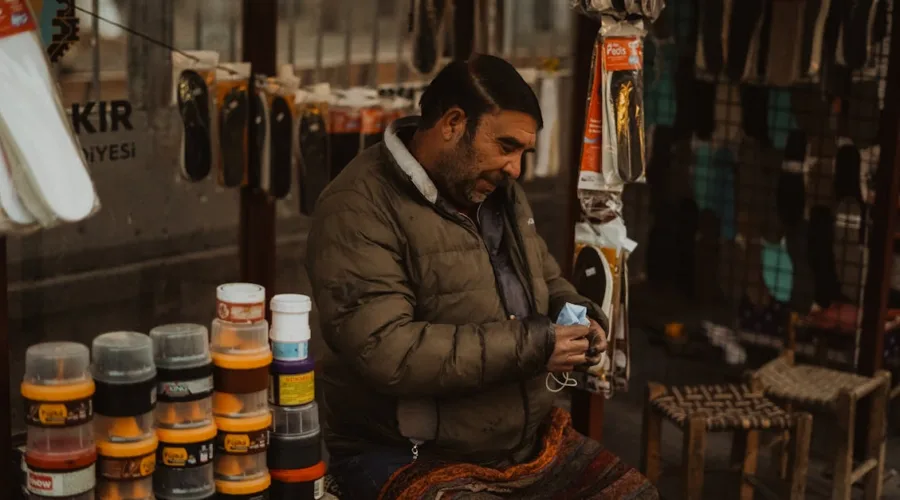 découvrez nos conseils essentiels pour l'entretien du cuir, garantissant la longévité et l'éclat de vos accessoires en cuir. apprenez à entretenir, nettoyer et protéger vos articles pour qu'ils restent comme neufs.