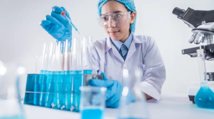 découvrez la maladie de cushing, une condition hormonale complexe causée par une surproduction de cortisol. apprenez-en davantage sur ses symptômes, ses causes, les méthodes de diagnostic et les traitements disponibles pour améliorer la qualité de vie des patients.