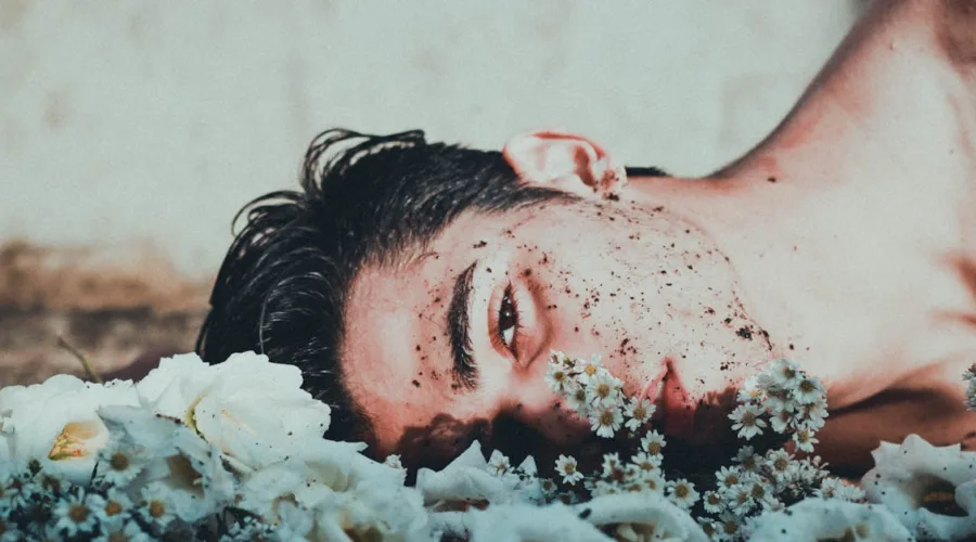 découvrez le comportement de la douleur : explications et stratégies pour mieux comprendre et gérer la souffrance. apprenez comment le corps réagit à la douleur et explorez des solutions pratiques pour améliorer votre bien-être.