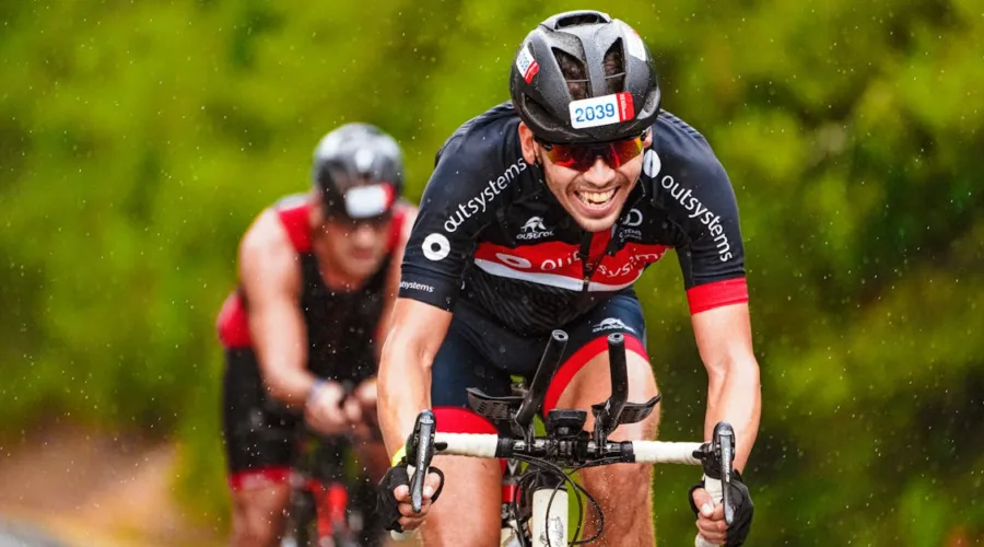 découvrez notre sélection d'équipements de course d'endurance, conçus pour optimiser votre performance et garantir votre confort. que vous soyez coureur débutant ou athlète confirmé, trouvez l'équipement adapté pour relever tous vos défis sportifs.