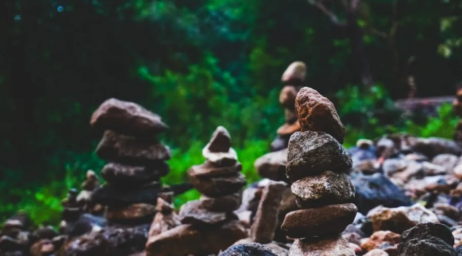 découvrez 'equilibrium', une exploration captivante de l'harmonie entre les forces opposées et l'importance de l'équilibre dans notre vie quotidienne. plongez dans un univers où la quête de stabilité et d'équilibre devient essentielle pour la paix intérieure et le bien-être.