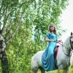 découvrez notre tenue d'équitation élégante et confortable, conçue pour allier style et performance lors de vos sorties à cheval.