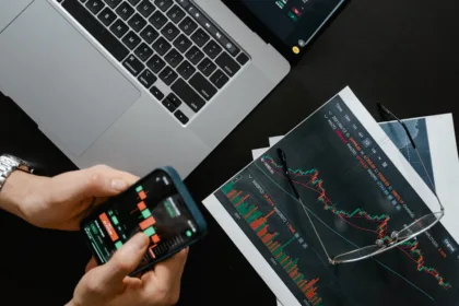 découvrez les stratégies de marketing digital pour booster votre visibilité en ligne, attirer plus de clients et augmenter vos ventes grâce aux outils numériques modernes.