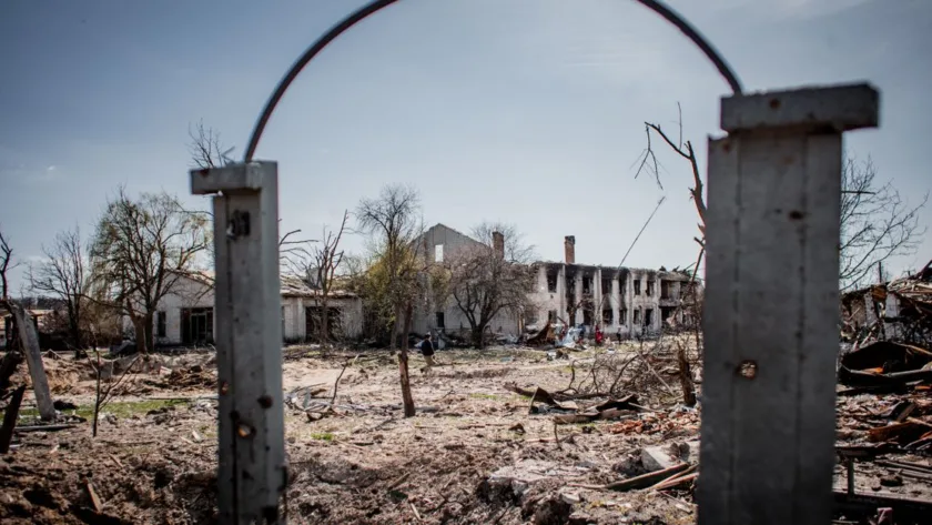 découvrez les causes, les impacts et les conséquences des guerres à travers l'histoire, ainsi que les efforts pour instaurer la paix mondiale.