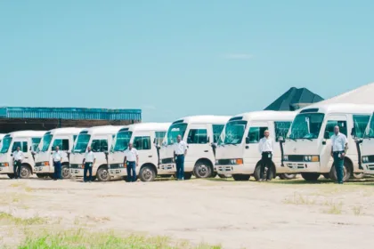 découvrez notre large sélection de véhicules adaptés à tous vos besoins, des voitures aux utilitaires, fiables et performants.
